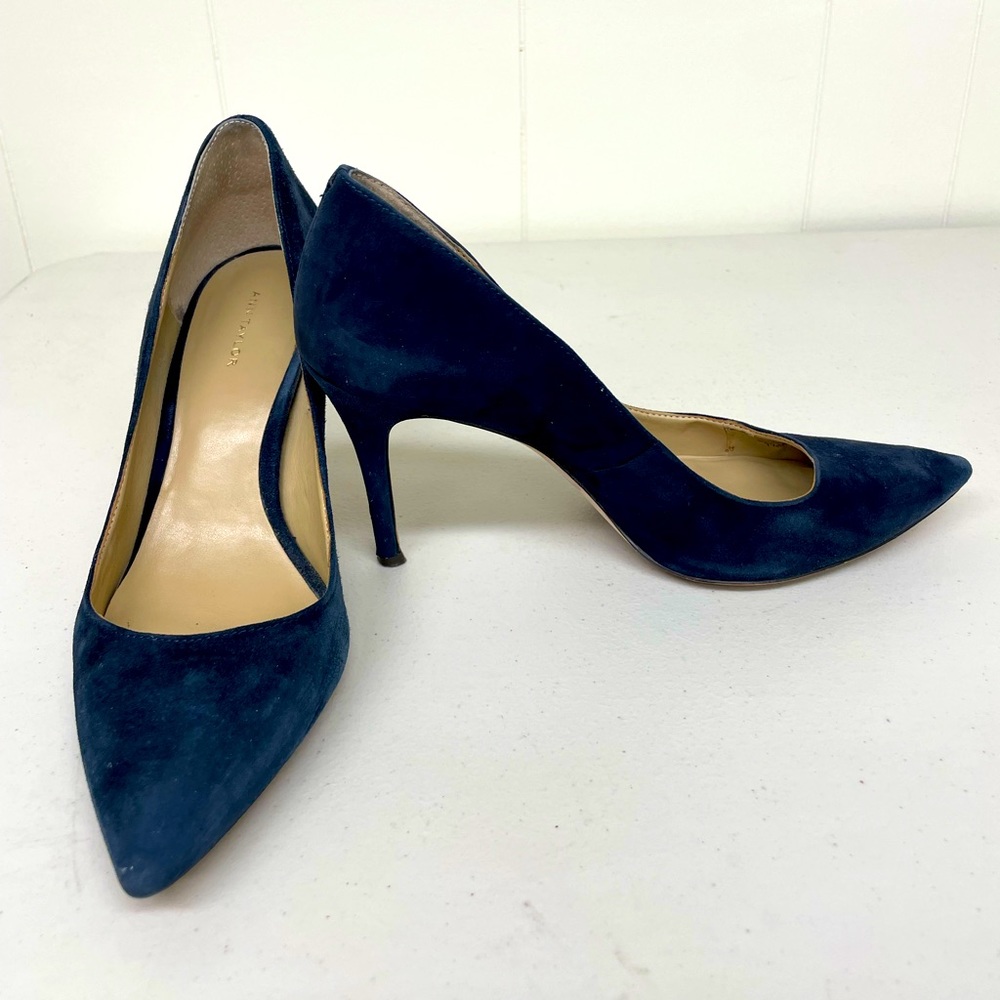 Ann Taylor Navy Suede Mila Pumps Size 7.5, 3.5” heel. Preowned